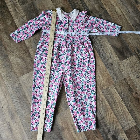VTG Jet Set Floral Romper Jumper Long Sleeve. Fake pearl button. Lace collar. - Picture 6 of 8